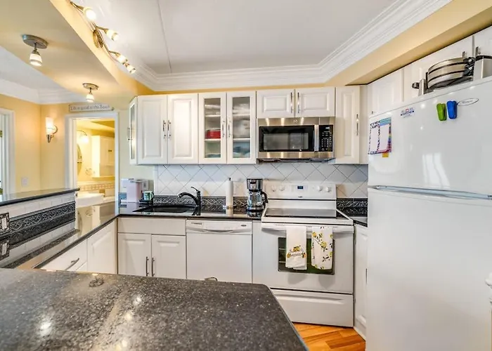 Cozy Beachfront With Balcony Washer & Dryer Pools & Gym * Ocean City