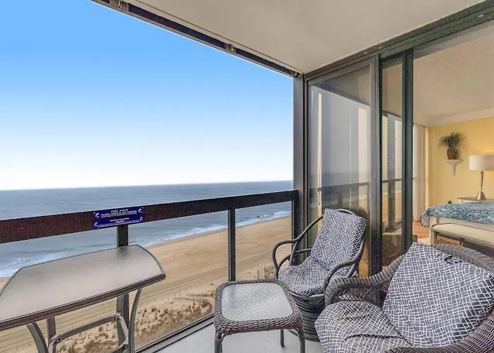 Cozy Beachfront With Balcony Washer & Dryer Pools & Gym Ocean City