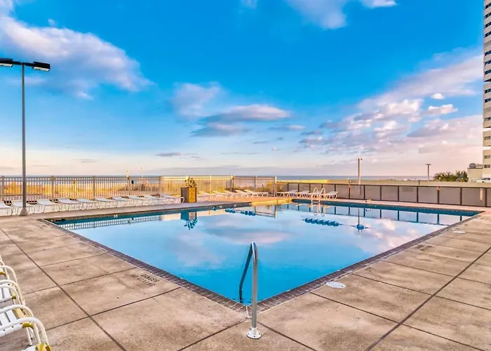 Cozy Beachfront With Balcony Washer & Dryer Pools & Gym