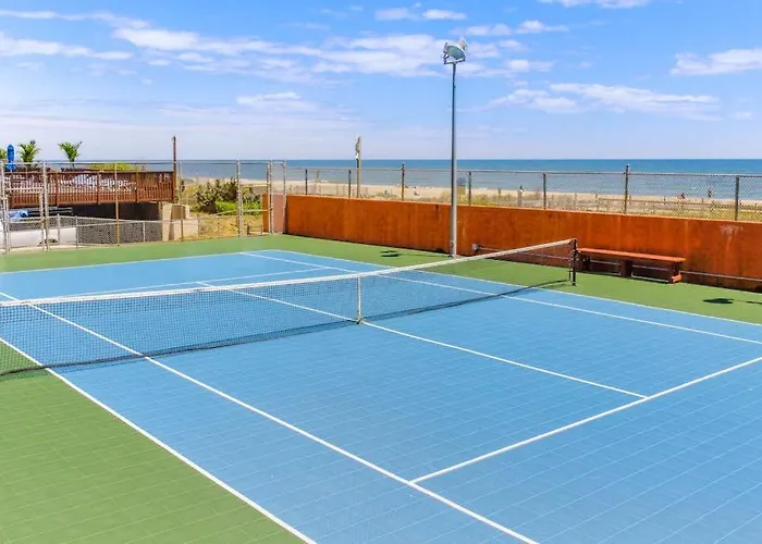 Holiday home Cozy Beachfront With Balcony Washer & Dryer Pools & Gym