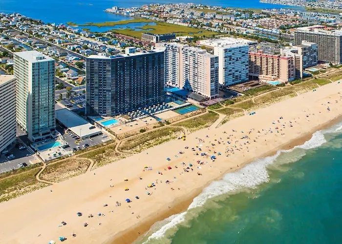 Cozy Beachfront With Balcony Washer & Dryer Pools & Gym Holiday home Ocean City